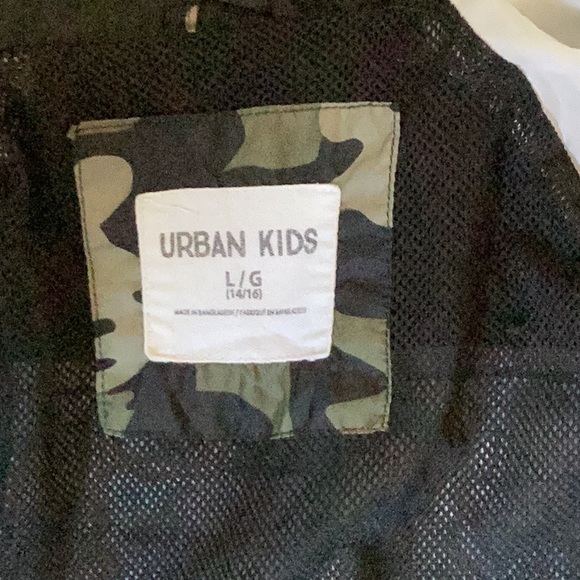 Camo white and black windbreaker from urban kids Size Large (14/16) - Picture 5 of 5